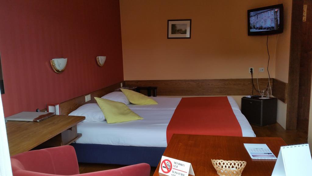 מאסדאם Hotel Restaurant De Hoogt מראה חיצוני תמונה